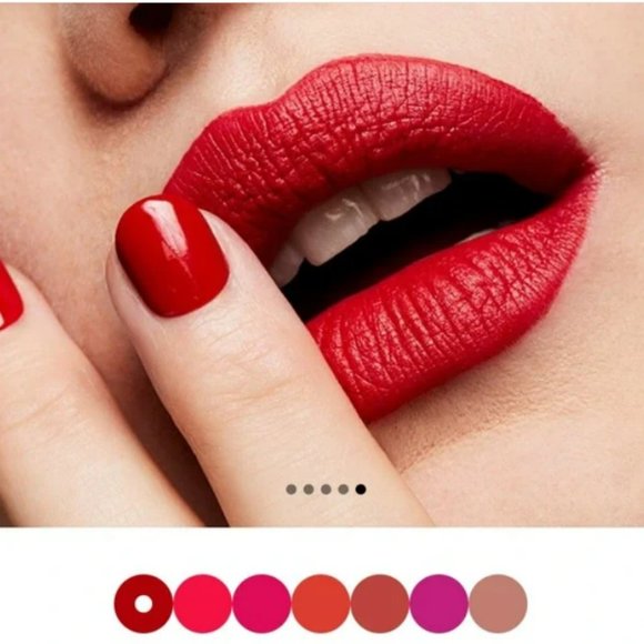 MAC Cosmetics Long-Wear Retro Matte Lipstick in Ruby Woo 707 - NWT/NIB - Picture 4 of 17